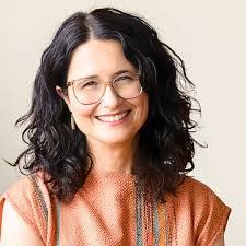 Linda Cutts's Instagram, Twitter & Facebook