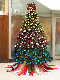 Beautiful christmas tree decorating ideas: Christmas Tree Decoration Blending Purple And Pink Colors Into Winter Holiday Decor