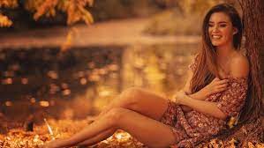 صور بنات الفيس بوك الجديدة brunette girl autumn season smiling صور بنات كيوت cool backgrounds brunette girl fall season