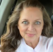 where to find cinnamon bread like dollywood's?