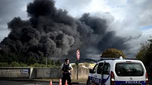 Jun 17, 2021 · deux jeunes gens de 15 et 16 ans sont déférés aujourd'hui, jeudi, devant un magistrat du parquet de rouen. Incendie De Rouen Le Feu Est Eteint Une Enquete Ouverte
