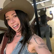 DENVER! Way to show up, I love you! Record tickets sales for me last night.  I am floored. And it was so much fun 💋 thanks to @rileydown for sitting in  w