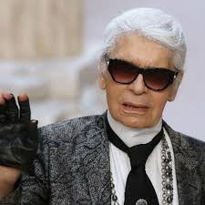 Alasan Karl Lagerfeld Selalu Kenakan Sarung Tangan