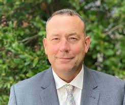 Kelly Hines's Instagram, Twitter & Facebook