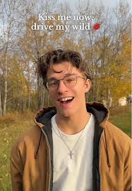 This song feels like fall tbh