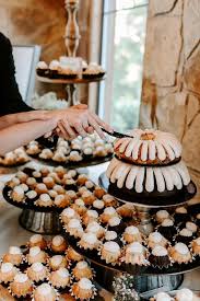 Wedding Bundt Cake Mini Wedding Bundt Cakes Wedding Treat Ideas Modern Wedding Ideas Smal Cool Wedding Cakes Wedding Cake Display Simple Wedding Cake