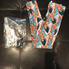 Look Human Shark Pizza Leggings In Size Small