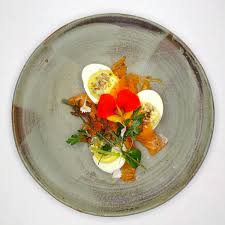 Oeuf Mimosa X2f Graines X2f Saumon Fume Jean Michel Carrette Aux Terrasses Apic Saumon Fume Presentation Alimentaire Oeuf Mimosa