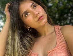 Autoretrato Woman Projects :: Photos, videos, logos, illustrations and  branding :: Behance