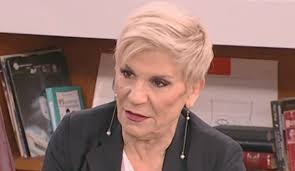 Η ηθοποιός καλεσμένη στην εκπομπή dot. Xrysa Rwpa Xalase H Zwh Mas Otan Ema8a Pws Eimai Yio8ethmenh Videos To Pontiki