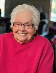 Kay Lemmon's Instagram, Twitter & Facebook