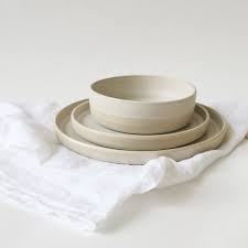 Offwhite Handmade Ceramic Dish Set With Plates And Bowl Cool Texture And Color Pattern Ceramic Ceramics S Ceramic Dish Set Ceramic Dishes Handmade Plates