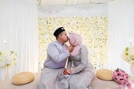 Ungkapan 'bercinta selepas nikah' mungkin agak popular dan biasa kita dengar apabila kita berbicara soal jodoh, cinta dan perkahwinan. Mana Best Bercinta Dulu Atau Bercinta Lepas Nikah Nanti Pesona Pengantin