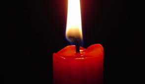 Slikovni rezultat za upaljena crvena svijeca slike