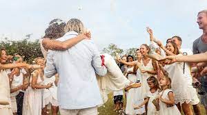 Canzone per 25 anni di matrimonio. Canzone Per 25 Anni Di Matrimonio Laura Pausini Nozze D Oro Genitori Siete Un Esempio Per Noi Spettacoli Ilrestodelcarlino It