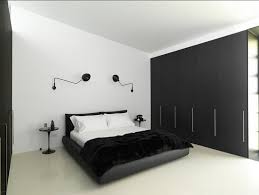 Jika zaman dahulu warna hitam setiap dihindari karena bisa membuat nuansa kamar menjadi gelap namun kini berbeda. Desain Kamar Tidur Minimalis Pria