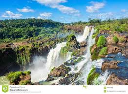 Buenos aires (ap) _ recién humillado como casi nunca en su historia, brasil va el domingo al. Las Cataratas Del Iguazu En La Frontera De La Argentina Del Brasil Y De Paraguay Imagen De Archivo Imagen De Turista Paraguay 59855605