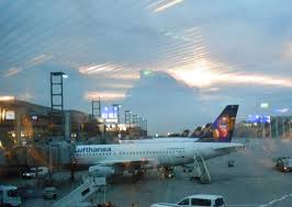 A Praga Con Lufthansa Aeropuerto De Frankfurt Aeropuertos Praga