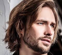 I capelli lunghi sono uno stile di vita e chi ama sfoggiarli lo sa. Capelli Lunghi Uomo 2020 100 Tagli Di Tendenza Per Essere Affascinanti