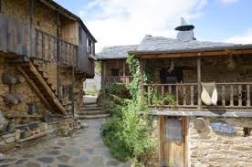 Portal para buscar casas rurales en castilla y león, compara precios y ofertas desde 8 € hasta 70 € por persona, encuentra comentarios, fotos, características, disponibilidad y reserva. El Bierzo Casa Rural En Venta Orellan Borrenes Castilla Leon Casas Rurales En Venta Casas Rurales Casas En Venta