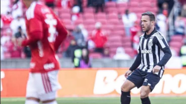 Santos vence o Internacional por 3 a 2 no Beira-Rio e afunda o Colorado no Brasileir&atilde;o - NC News