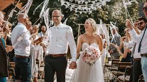 Immer mehr verliebte paare wünschen sich das heutzutage. Entspannte Hochzeit Swisttal Hochzeitsfotograf Koln Bonn Nrw