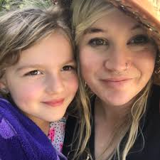 💚 Last month I was invited to lend an artwork to a beautifully curated  space by Green Room Interiors at Kallista General Store & Cellars as part  of their collaborative 'Design &