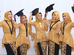 Ditulis pada 2 desember 2020 model baju batik perpisahan cowok berbagai model baju batik perpisahan cowok akan kami sajikan untuk kamu yang sekarang sedang mencari model. 38 Top Baru Model Baju Perpisahan Couple