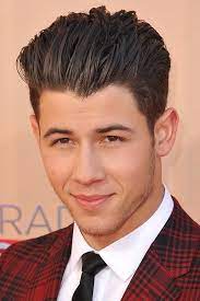 Furthermore, thick hair offers the versatility of styling a neat or messy look with a brush or comb. The Most Comprehensive Guide To The Widows Peak Hairline