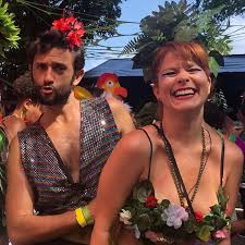 Nem sempre um dos raciocínios mais rápidos e engraçados do improviso, fica imune de fails e erros, na qual. Samara Felippo Celebra Aniversario Do Namorado Elidio Sanna Com Romantica Declaracao