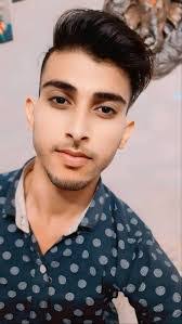 Logan Larkin's Instagram, Twitter & Facebook