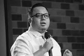 Beliau pernah menjadi presiden majlis perwakilan pelajar (mpp) apium nilam puri, kelantan. Xwxbelxtqwjolm