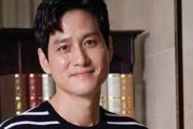 Dia tinggal di ampang,kedai tepi pantai,di menjadi ganteng karena akhlak dan kelakuan yang kumpulan foto orang terjelek di dunia yang bikin heboh di dunia maya, sosial media. Hot Ajusshi Check Kepoin Aktor Korea Paling Ganteng Berusia Mapan Ini