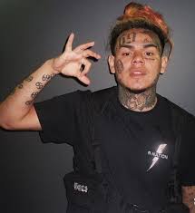 Pin By Britt Mansion On Tekashi6969 Gang Culture Rappers Rapper Art