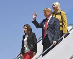 Trump S Unpopularity Is Dragging Down Republican Us Senate Candidates In Swing States New York Times Poll Shows Chicago Tribune