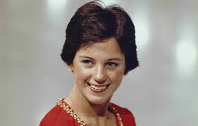 Greatest hairstyles from the 80s and 90s. Skater Dorothy Hamill S Famous Wedge Haircut