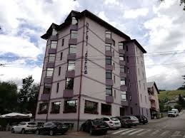 Offering free access to the sauna, swimming pool and gym, hotel dorna is located in the vatra dornei ski and spa resort. Hotel Dorna Oferta Paste Vatra Dornei Romania Sejururi Individuale Din De Oriunde
