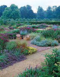 Contemporary Garden By Piet Oudolf In Yorkshire England Outdoor Gardens Garden Design Small Garden Design