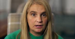 UK's biggest family grows as mum-of-22 Sue Radford misses 'scared' child's  birth : r/uknews