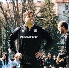 🇱🇻 Astăzi îl serbăm pe Adrian Mitea, fostul jucător al Rapidului și  actualul kinetoterapeut din cadrul clubului! #LaMultiAni, Adi! 🎂