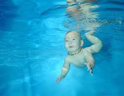Babies Swimming Underwater Is Really Scary But Is A Natural Reflex Dive Reflex Bradycardic Response Baby Swimming Swimming Classes Underwater