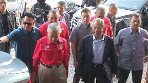 Malaysia telah digemparkan lagi dengan berita terkini mengenai politik semasa negara apabila perjumpaan ahli parlimen daripada beberapa parti politik telah berlangsung pada 23 februari 2020. Terkini Penentuan Kepimpinan Parti Parti Politik Negara Youtube