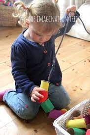 10 Juguetes Caseros Que Puedes Hacer Con Tubos De Carton Actividades Para Ninos Pequenos Actividades Para Ninos Juegos Sensoriales Para Ninos