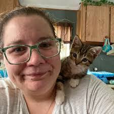 Anita Dever's Instagram, Twitter & Facebook