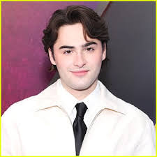 Ryan Wolk's Instagram, Twitter & Facebook