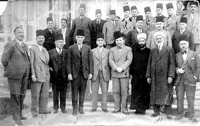الصف الاول من اليمين جميل مردم بك عبد القادر الكيلاني عبد الغفور مسوتي رياض الصلح الرئيس هاشم الاتاسي ابراهيم هنانو ف Syria History Damascus Syria