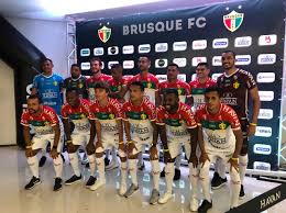 Os uniformes são uma releitura dos uniformes de 1987, ano de fundação do brusque futebol clube. Brusque Apresenta Novos Uniformes Para Temporada 2021 Com Marca Propria