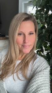 Mandy Healy's Instagram, Twitter & Facebook