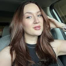 Emma Hayden's Instagram, Twitter & Facebook