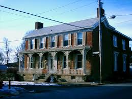 Ripley Oh Brown County An Old Pretty House On Mulberry St At The Intersection Of U S 52 Ripley Ohio Abandoned Ohio History Travel